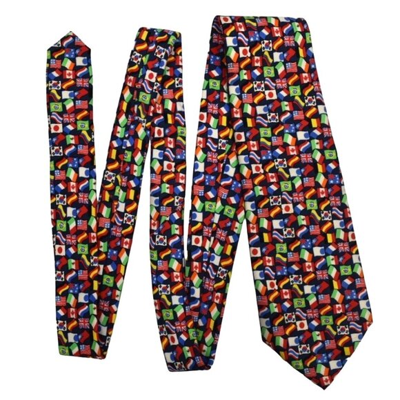 Chubb Group Silk Necktie Tie With International Flags Pattern - Picture 2 of 5